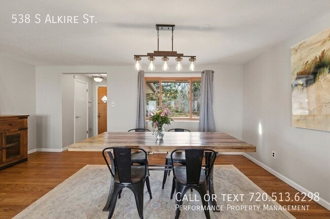 Building Photo - 538 S Alkire St