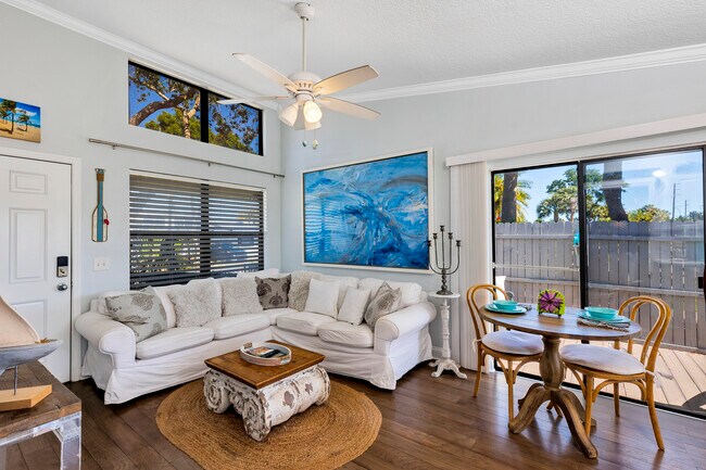 Primary Photo - 91 Heather Point Ct