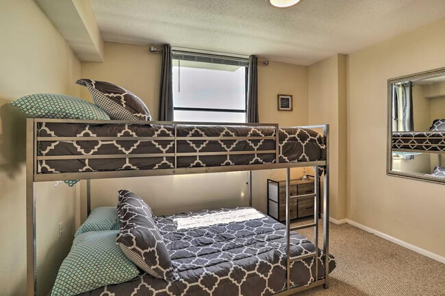 Building Photo - 701 S Madison Ave