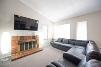 Building Photo - 3138 Belvedere Dr