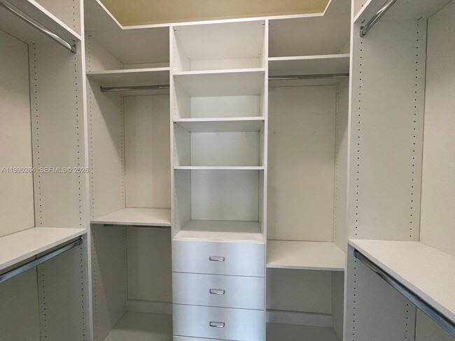 Building Photo - 4700 NW 84th Ave