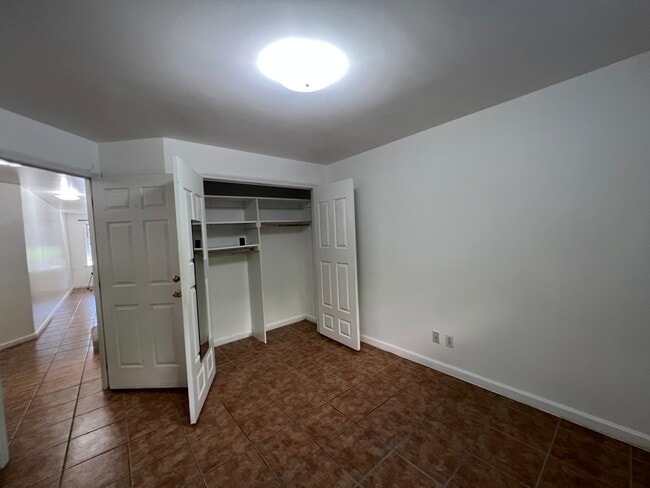 Building Photo - 3227 Riverdale Ave