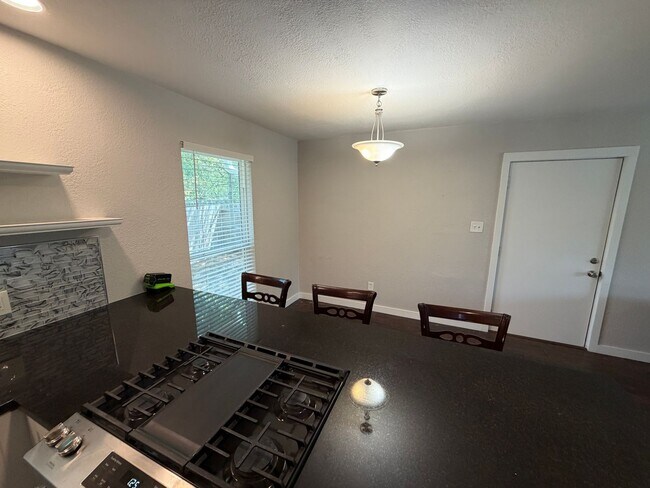 Building Photo - 5808 Cherry Park