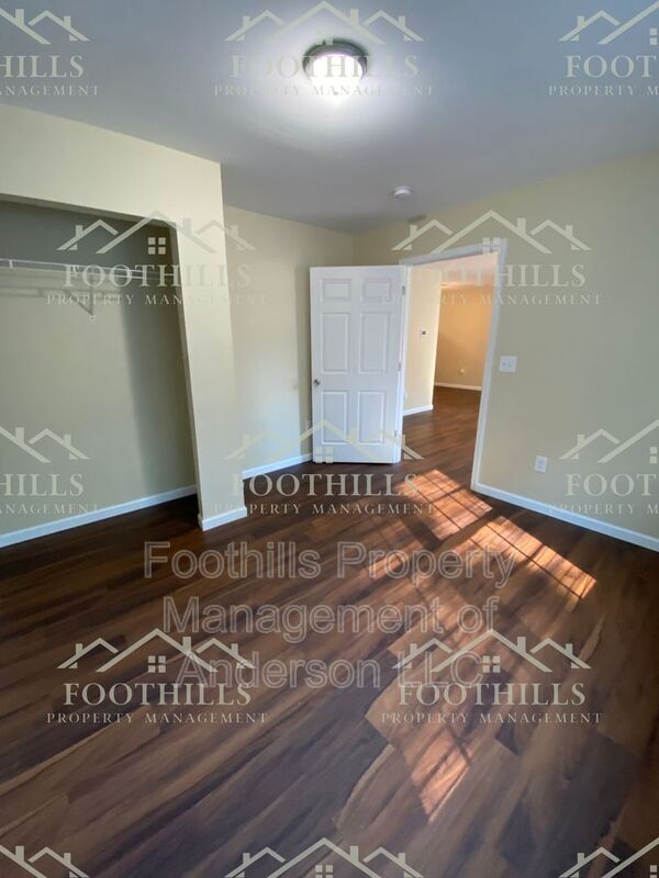 Building Photo - 108 Townsley Ct