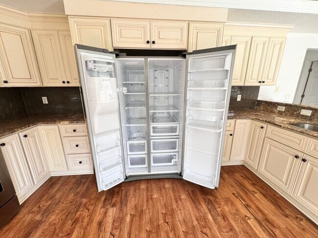 Building Photo - 10900 SW 45th Terrace