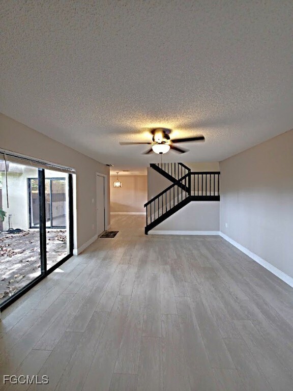 Building Photo - 5249 Cedarbend Dr