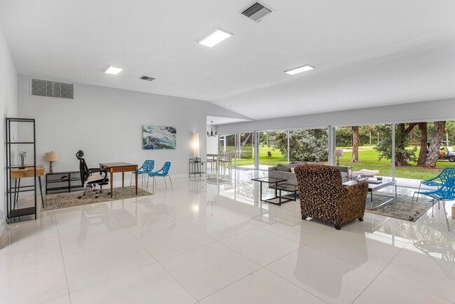 Building Photo - 900 Marble Way