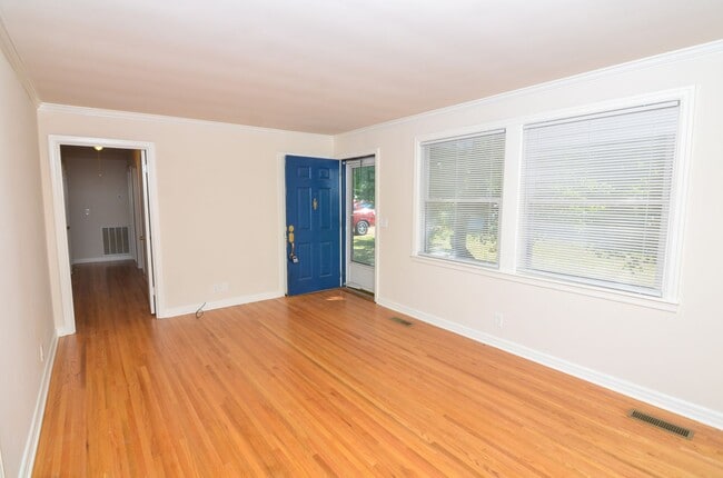 Building Photo - 5019 Raywood Ln