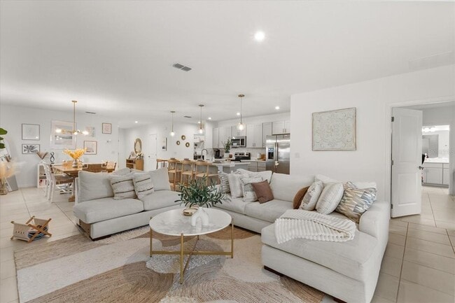 Building Photo - 375 Pink Ibis Bnd