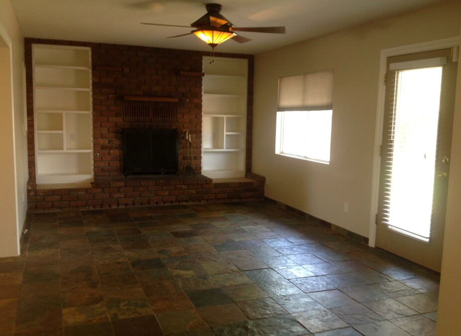 Building Photo - 4528 E Glenrosa Ave
