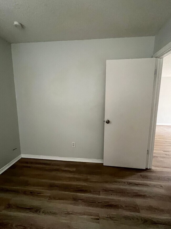 Building Photo - 1618 58th St