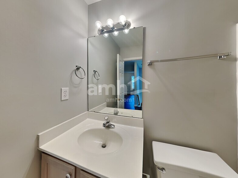 Building Photo - 103 Fair Isle Ct