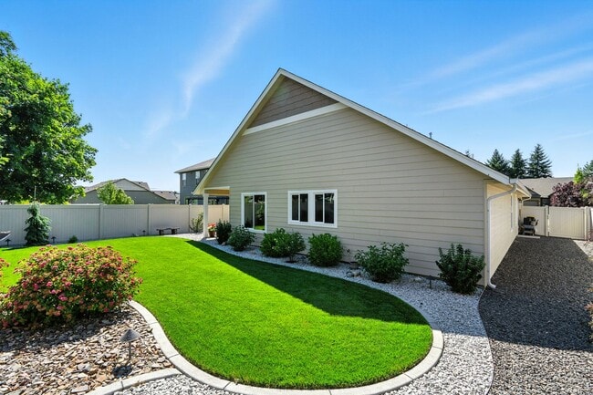 Building Photo - Gorgeous Hayden Home For Rent!
