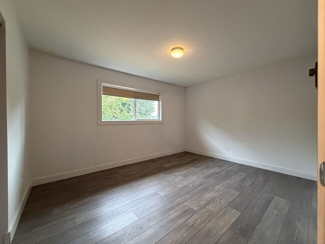 Building Photo - 2354 SE 48th Av