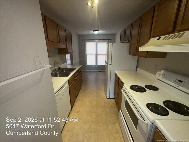 Building Photo - 5047 Waterford Dr