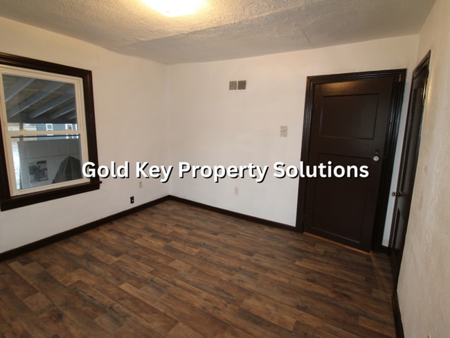 Building Photo - 1212-1212 1/2 LAYTON RD.