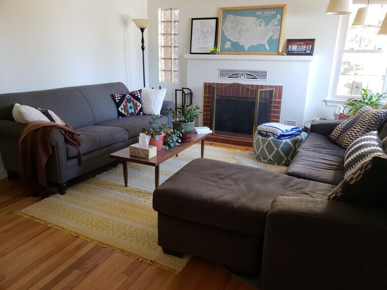 Building Photo - 901 Country Club Ave