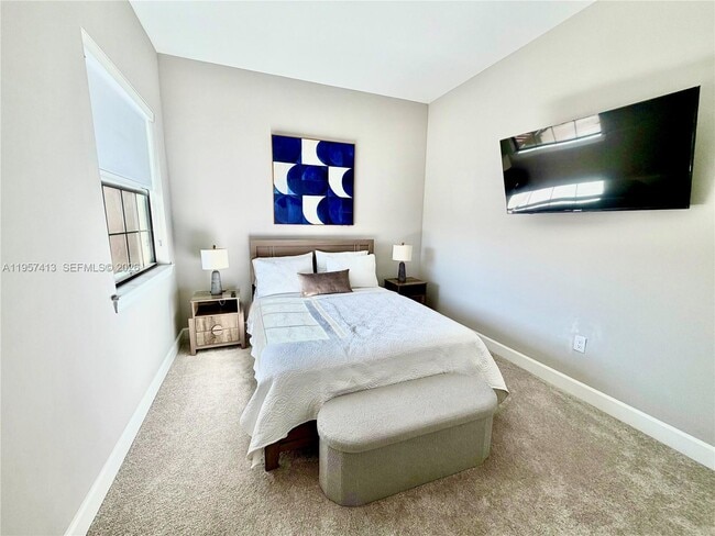 Building Photo - 15323 Lucerna St