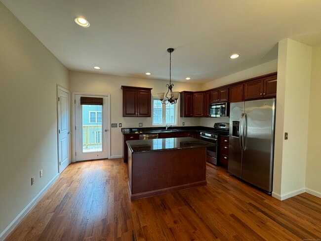 Building Photo - 24 Oak Branch Dr