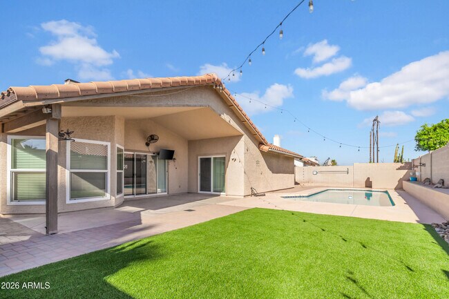 Building Photo - 3945 E Salinas St