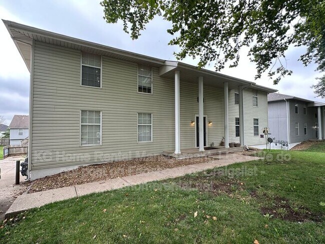 Building Photo - 211 Barr Rd