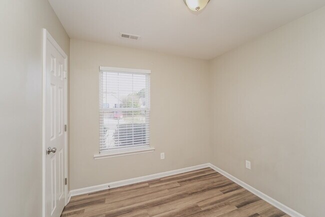 Building Photo - 4621 Bomar Dr