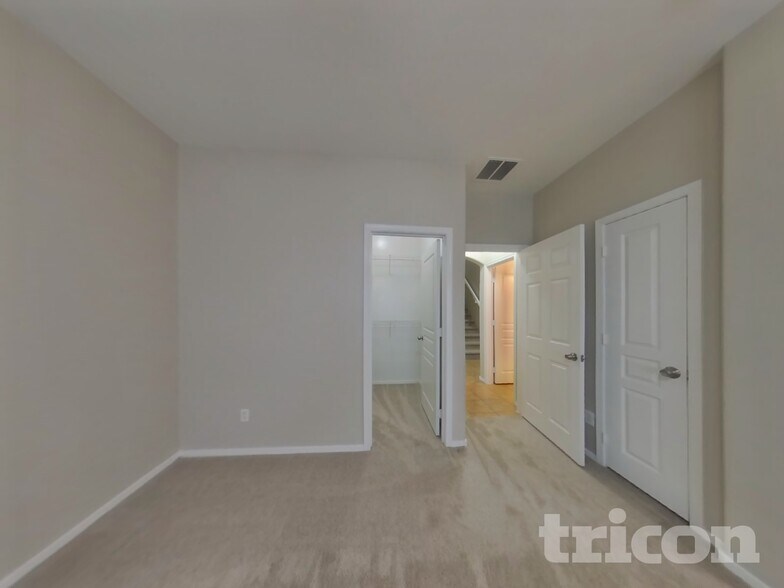 Building Photo - 11418 W Mountain View Dr