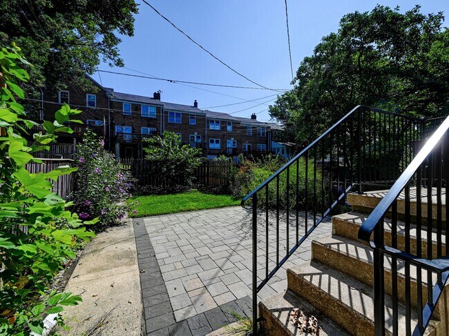 Building Photo - 111 Stanmore Rd