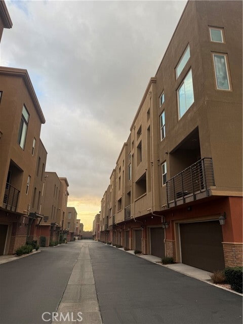 Building Photo - 422 W Rte 66