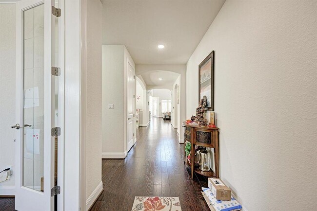 Building Photo - 5304 Cipriano Dr