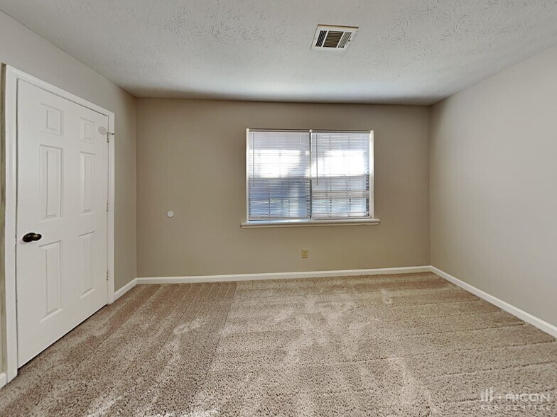 Building Photo - 5272 Omalley Ln