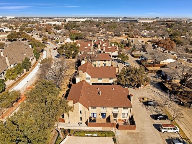 Building Photo - 2640 Custer Pkwy