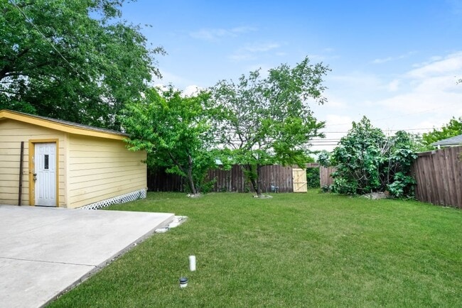 Building Photo - 1004 Richard Dr