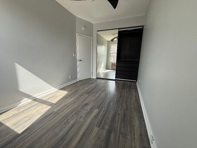 Building Photo - 152 W 30th St