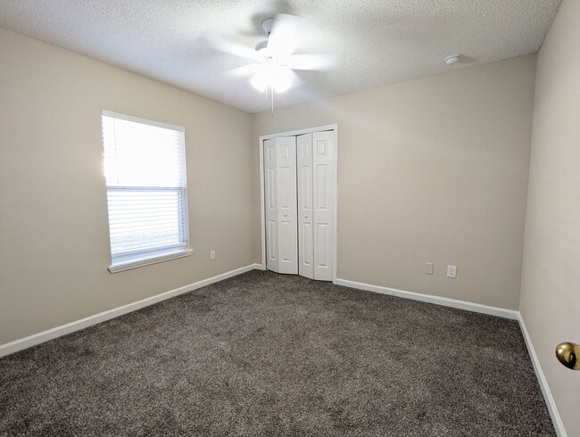 Building Photo - **SPECIAL for this 3/2 Duplex on 15 Month ...