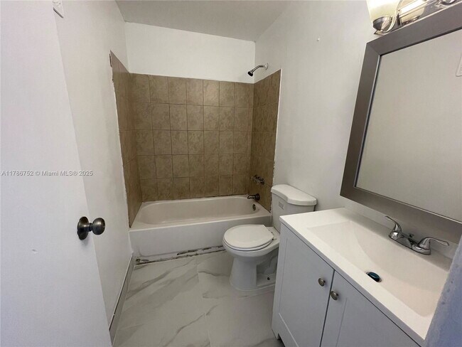 Building Photo - 505 NW 177th St