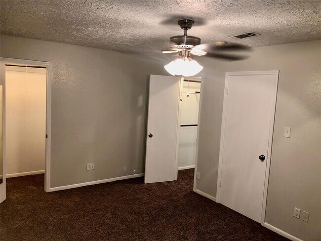 Building Photo - 13461 Castilian Dr