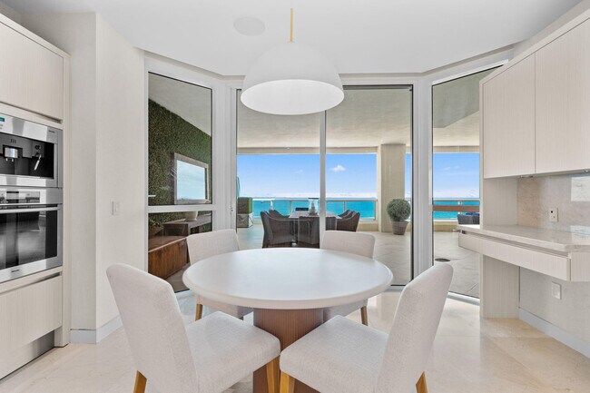 Building Photo - 101 S Fort Lauderdale Beach Blvd