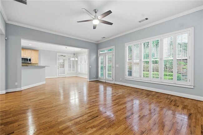 Building Photo - 3194 Windsor Lake Dr NE