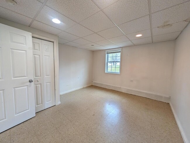 Building Photo - 425 Carl Broggi Hwy