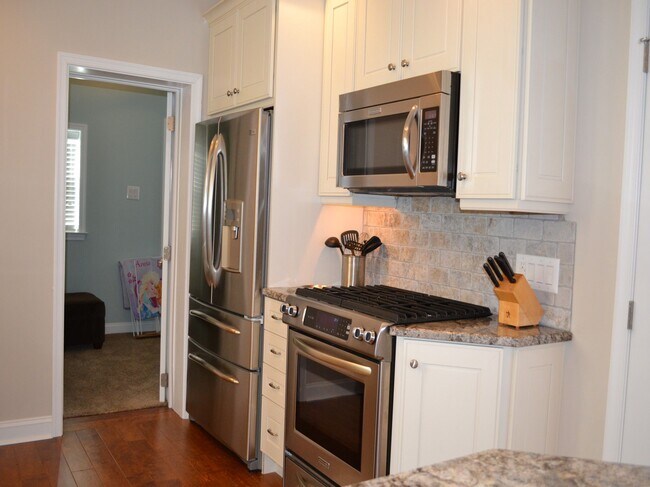 Building Photo - 12 S Franklin Ave