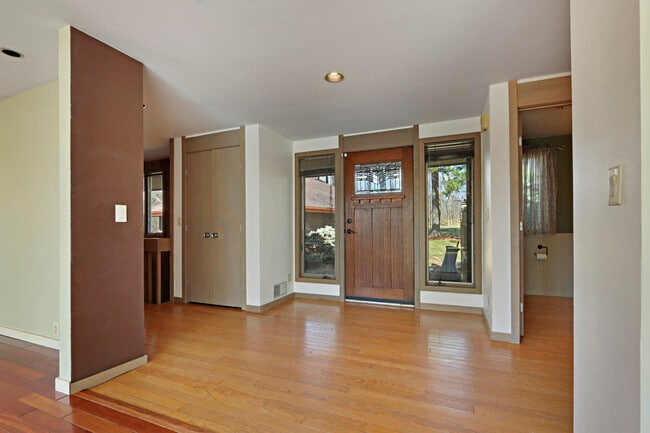 Building Photo - 6147 Taylor Ave