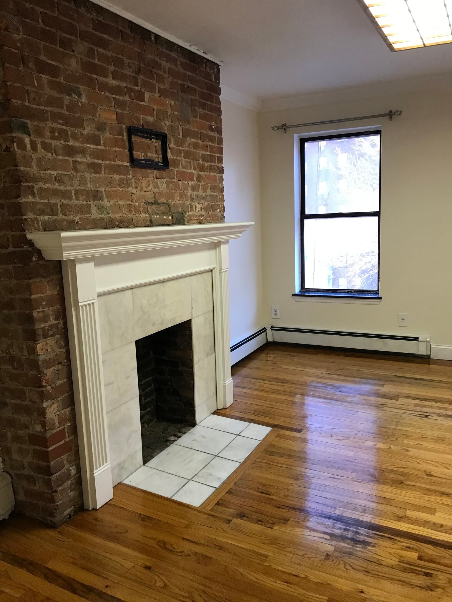 Building Photo - 379 1st Ave