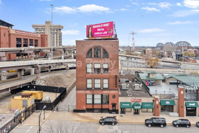 Building Photo - 614 S 7th St