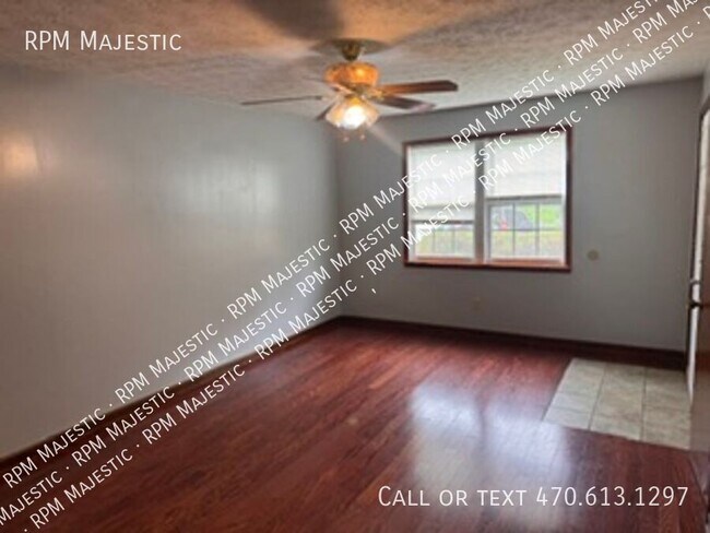 Building Photo - 203 Toby Springs Ln