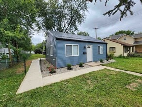 Building Photo - 424 Nussbaum Ave
