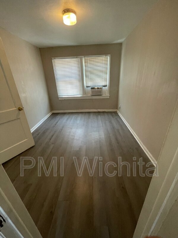 Building Photo - 1512 S Pattie St