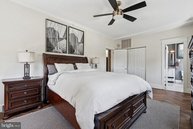 Building Photo - 1324 Locust St