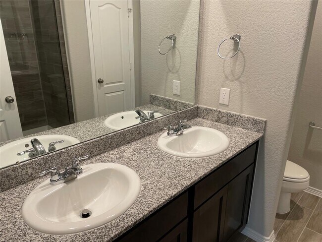 Building Photo - 822 Redinger Ridge Dr