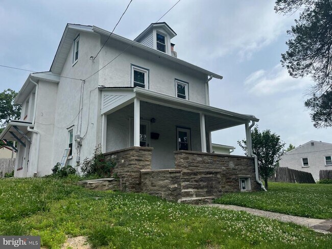 Building Photo - 422 Willow Grove Ave